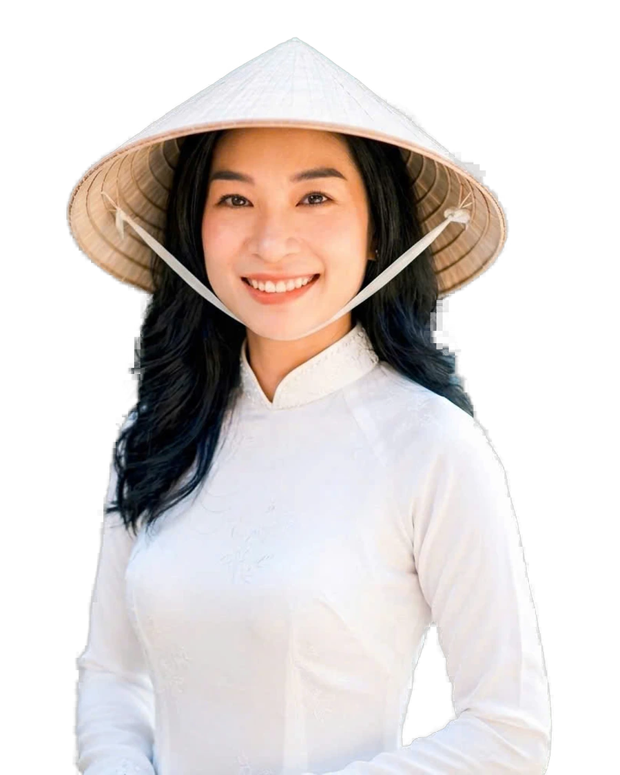 Phụ nữ Việt duyên dáng trong tà áo dài, làn da rạng rỡ tự nhiên nhờ Face Yoga